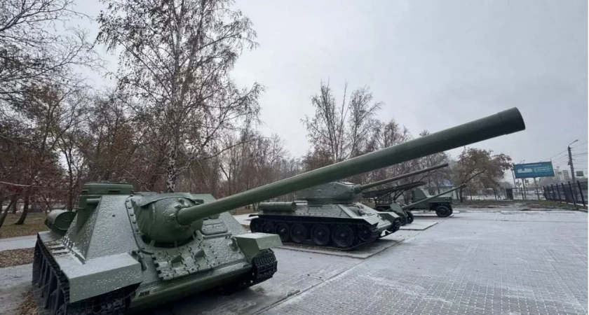 В челябинском Саду Победы отреставрировали военную технику