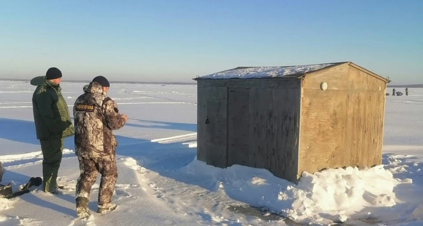 Рыбаки незаконно поставили домики на озере Увильды: последствия для нарушителей