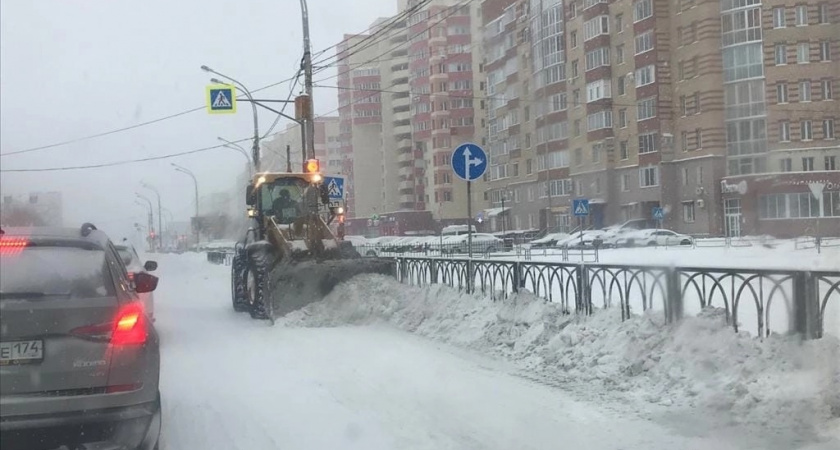 Челябинск активно борется со снегом: 255 единиц техники и 519 рабочих на улицах города