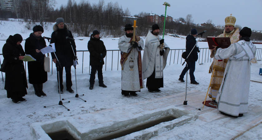 Крещенские купания отменены в еще одном челябинском городе: аномальная жара мешает традиции