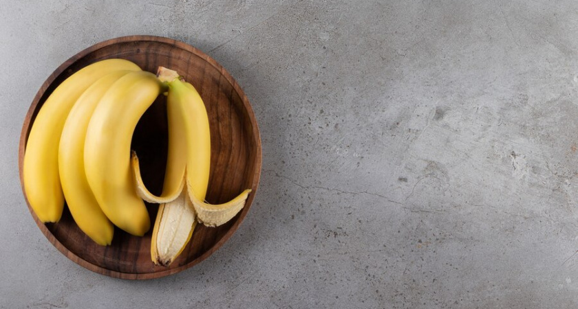 Беру банановую кожуру и натираю: обычный мусор стал на вес золота - использую только так