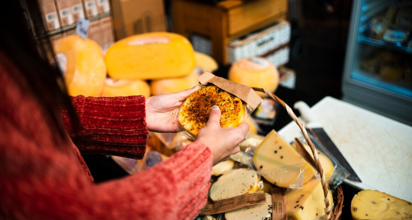 "Не покупайте этот сыр даже по акции - он в черном списке": что выяснили в Роскачестве
