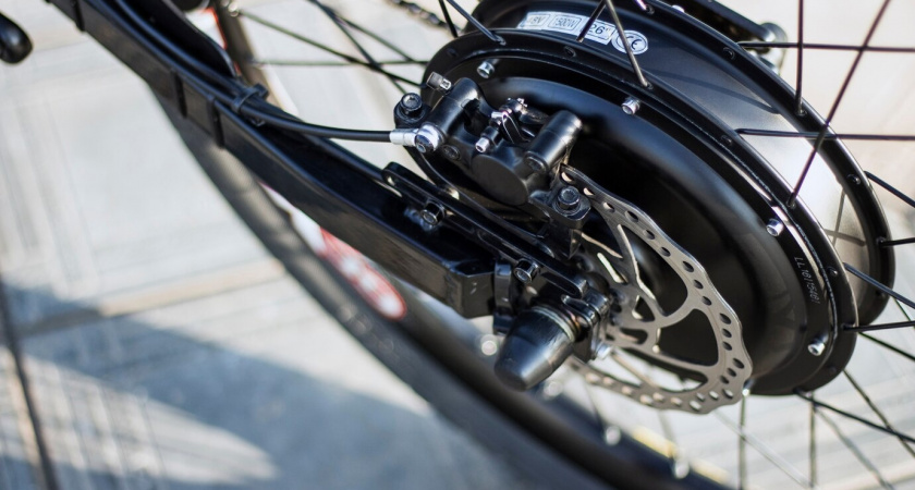 Челябинец остался без электровелосипеда за пьяную езду