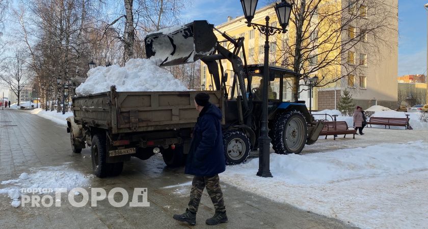 Очисткой Челябинска от снега занимаются около 230 единиц техники