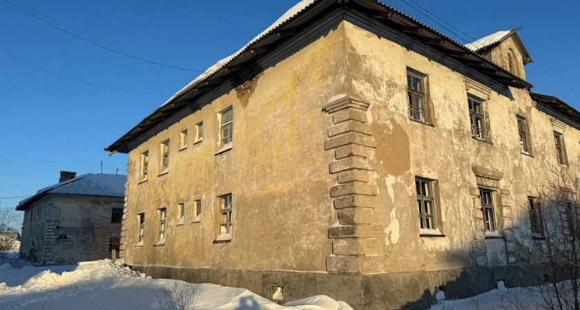 Снос аварийного дома в Челябинске затягивается из-за судебных споров