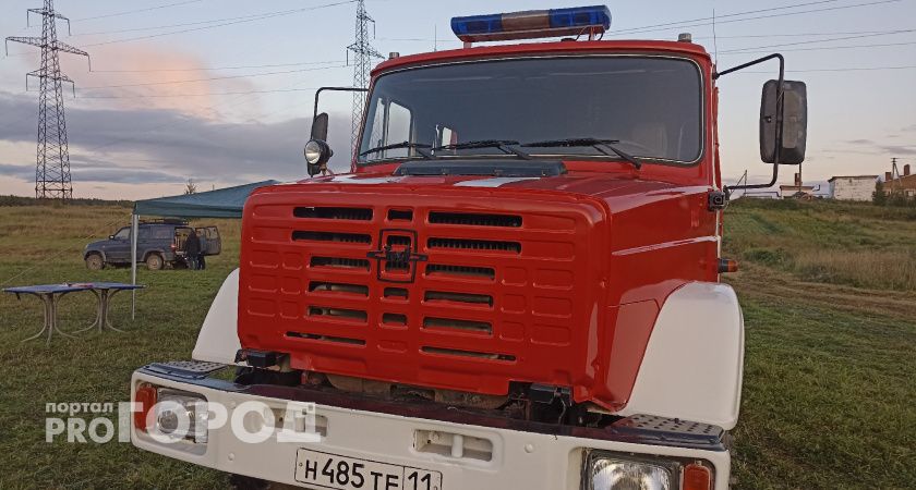 Под Челябинском в ночь на 23 апреля тушили крупный ландшафтный пожар