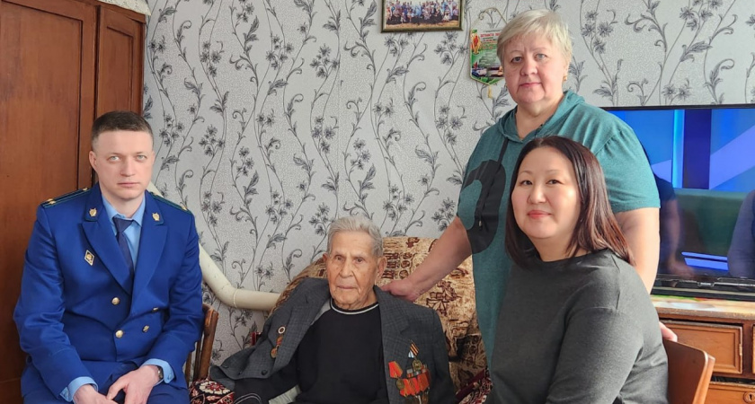 В Челябинской области навестили 99-летнего ветерана накануне юбилея Победы