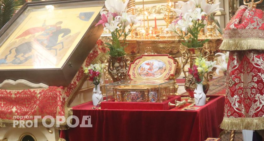 В Челябинск прибыл ковчег с мощами патриарха Московского Тихона