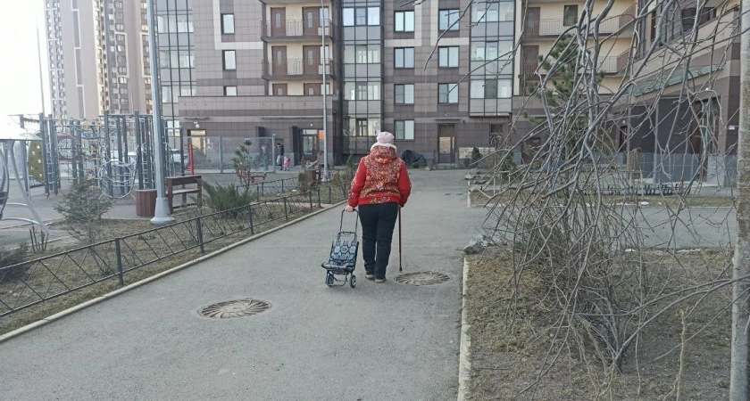 Пожилых предупредили. Пенсию начнут снижать, если прописан в квартире не 1