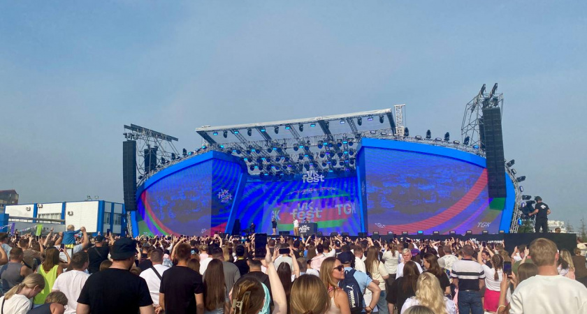Ольга Бузова в восторге от челябинского VK Fest