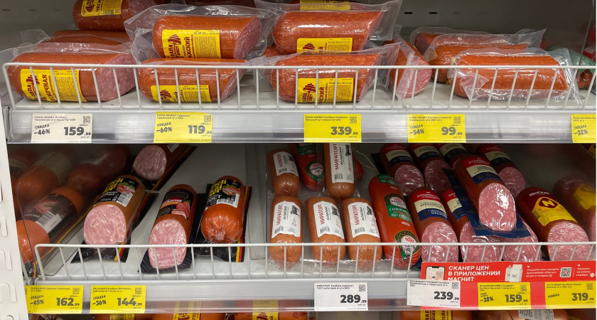 Смело берите сразу 3 кило про запас: в этой колбасе - только 100% мясо и специи. Отменный вкус по бюджетной цене