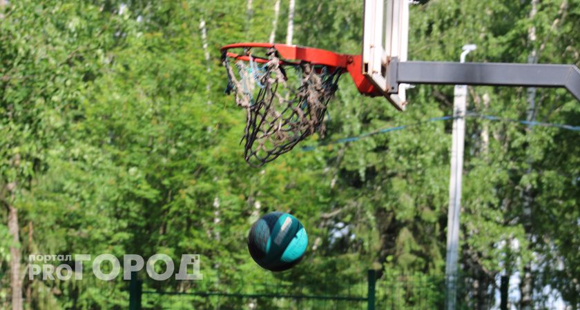 Два экс-игрока "Уралмаша" пополнили состав южноуральского "Металлурга"