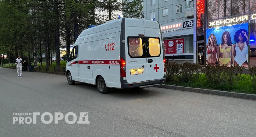 На трассе под Челябинском "Ниссан" столкнулся с грузовиком