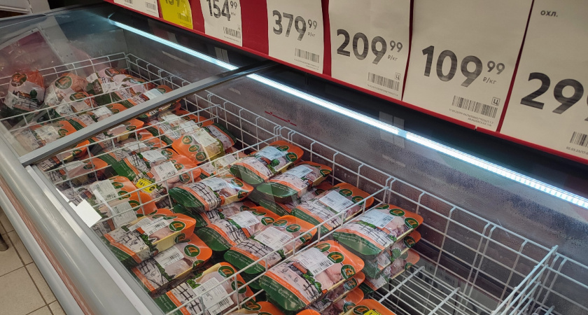 Никакого мяса, только лишь химия: в Роскачестве назвали худший бренд филе цыпленка