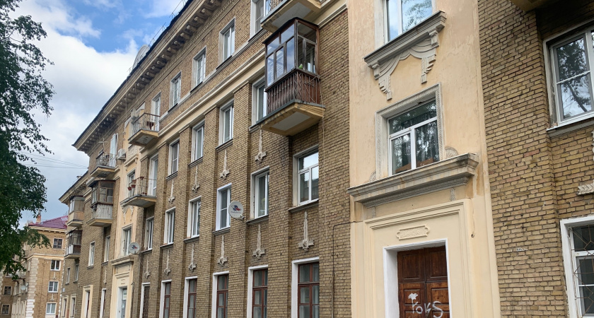 Россиянам разъяснили запрет на остекление балконов: какова сумма штрафа в 2025 году?