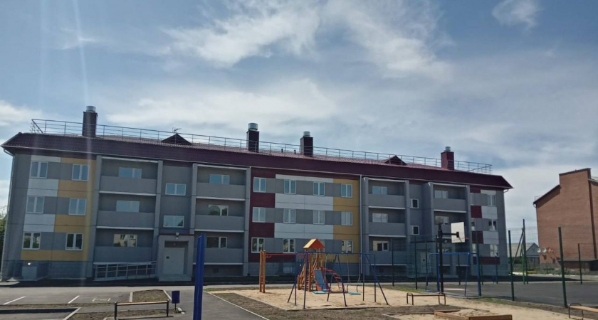 В Челябинской области добились завершения строительства дома для сирот и соцработников