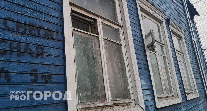 Следователи проверят затопленные дом с плесенью в южноуральском поселке