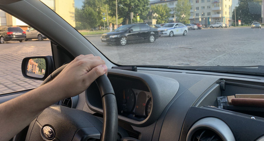Новое правило для всех, кто водит автомобиль летом – теперь запрещено с 10 утра до 10 вечера