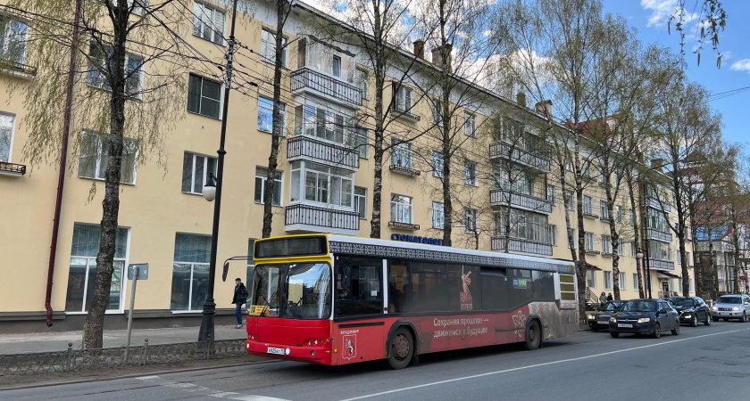 В Челябинске на несколько часов изменили маршруты нескольких автобусов