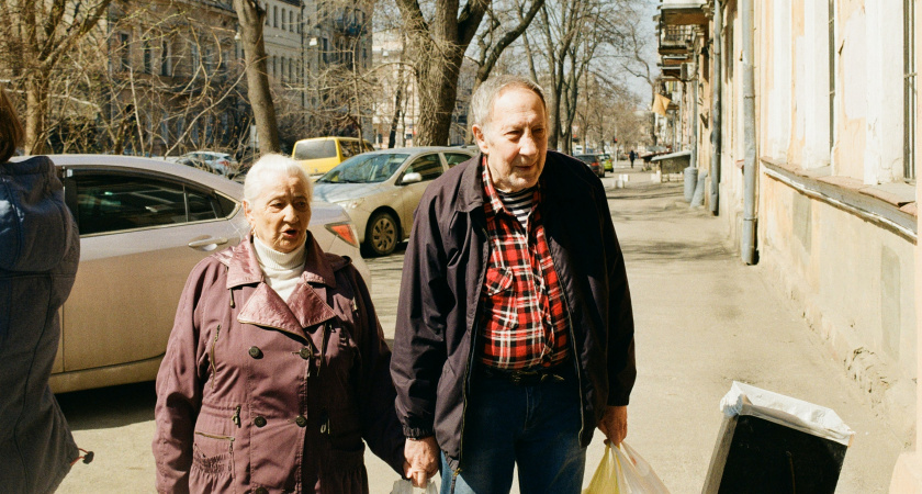 Все, у кого есть стаж до 2002-го, рискуют потерять пенсии: обязательно проверьте эту страницу в своей трудовой книжке