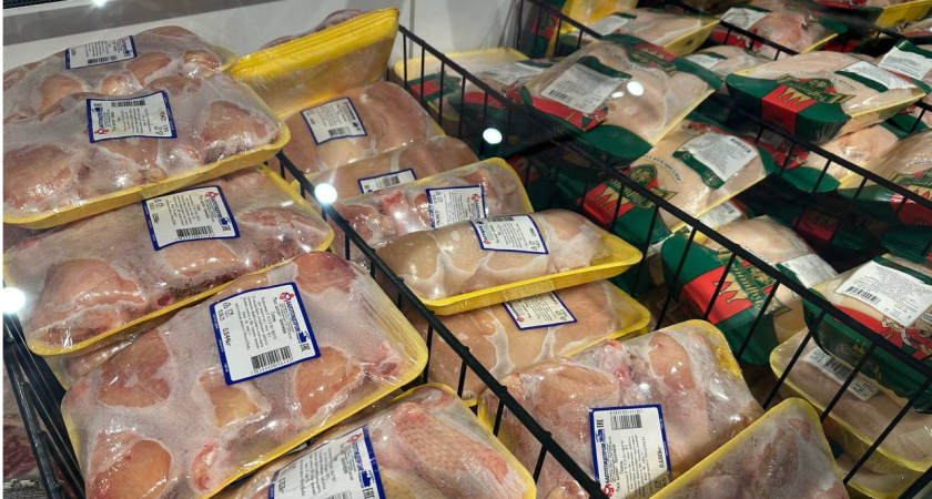 Продавщица в "Пятерочке" увидела, как я закупаюсь курицей — указала на 3 признака: теперь точно знаю, как определить наколотое