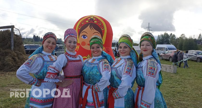Фестиваль "Хороводы России" в Челябинске собрал тысячи участников