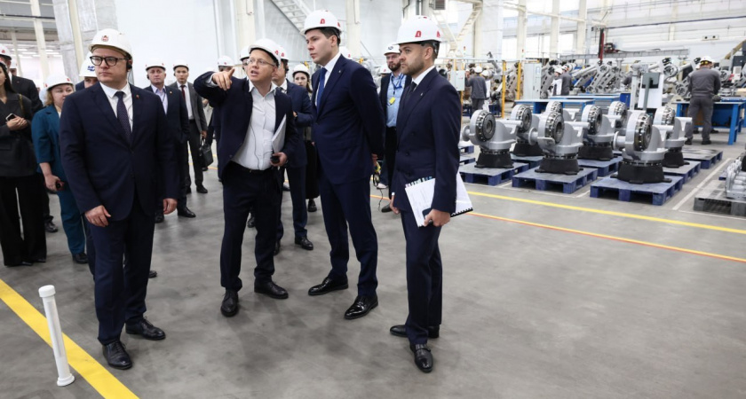 Министр промышленности России оценил потенциал челябинского "Завода Роботов"