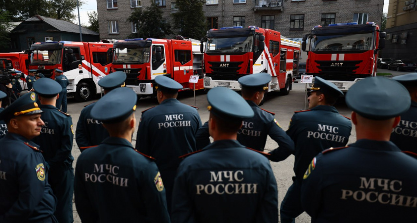 Южноуральская пожарная часть получила машину с запасом пять тысяч литров