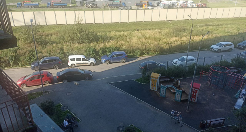 Дворы под замком: вот почему за «личную парковку» теперь будут штрафовать до 10 тысяч