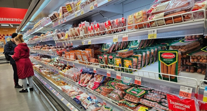 Можно смело брать про запас– там чистое мясо: Росконтроль назвал лучшие марки сосисок