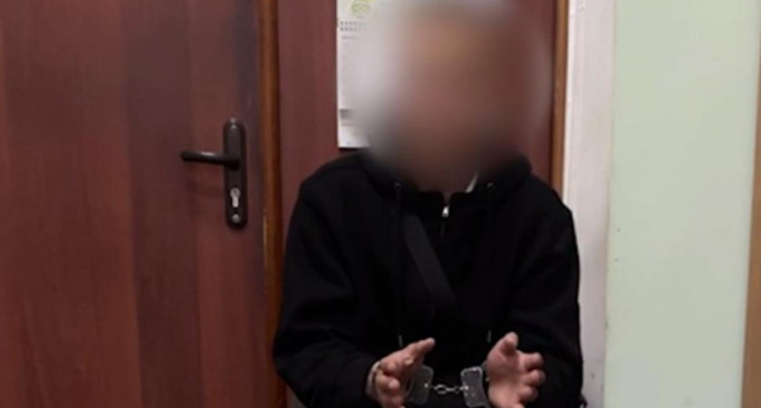 В Челябинской области взяли с поличным 22‑летнего курьера телефонных мошенников