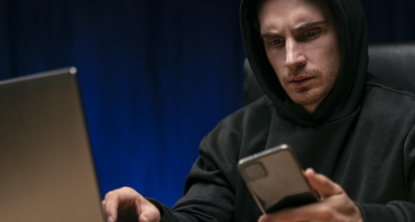 Вот почему нельзя «троллить» мошенников по телефону: как наказывают тех, кто над ними смеялся