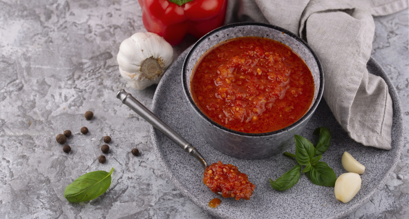 Друг с Кавказа научил готовить самый вкусный соус в мире к шашлыку и пельменям: быстро, просто и хранится долго - идеальный вариант