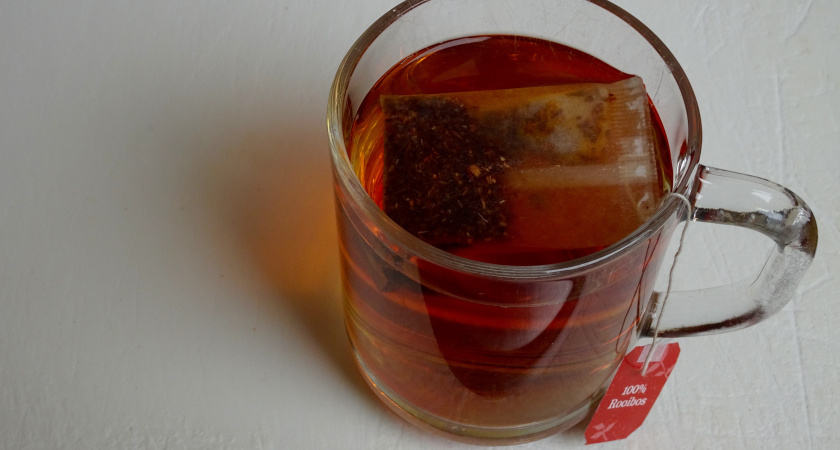 Вы всю жизнь делали неправильно: вот для чего нужны бирки на чайных пакетиках