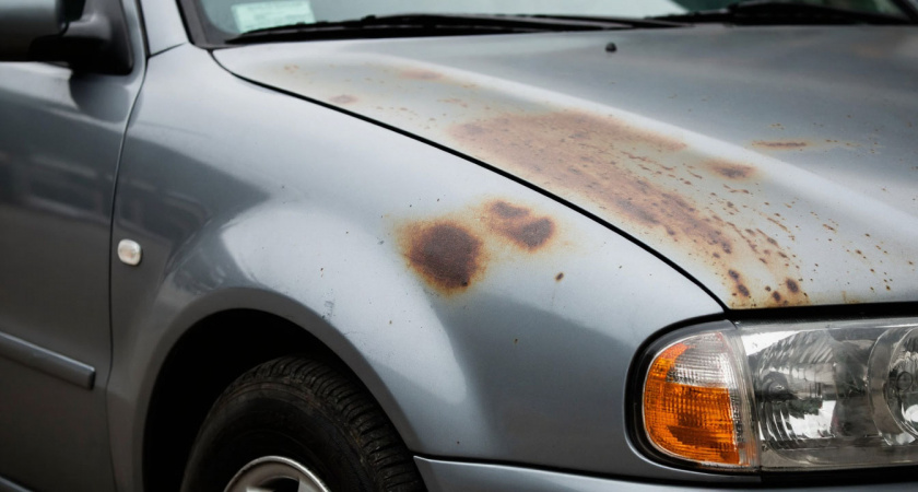 Смываю ржавчину с автомобиля этим составом, коррозии как не бывало: блестит даже "гнилой" порожек