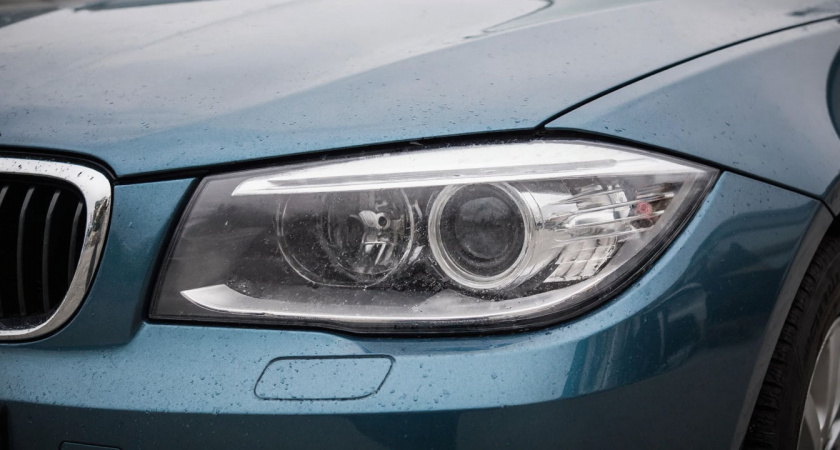 Полируем фары у себя в гараже: 5 мазков - и стекла блестят как с салона