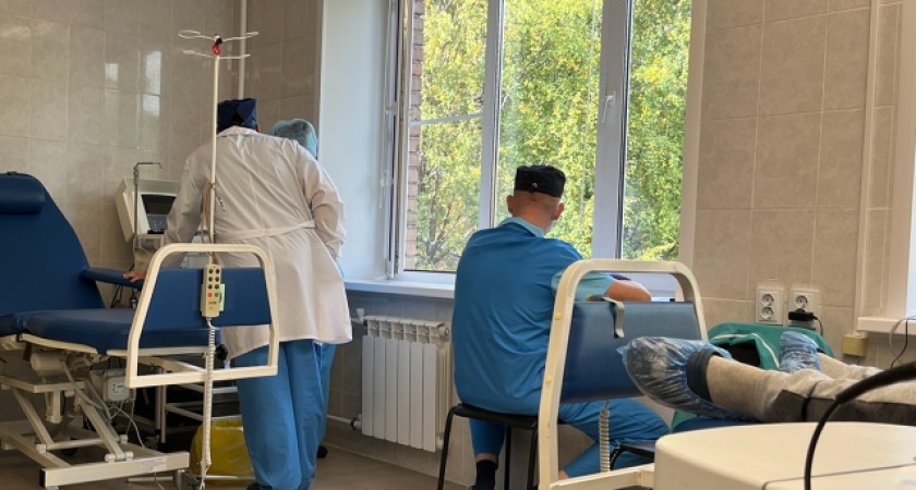 Челябинские врачи спасли роженицу с большой опухолью матки