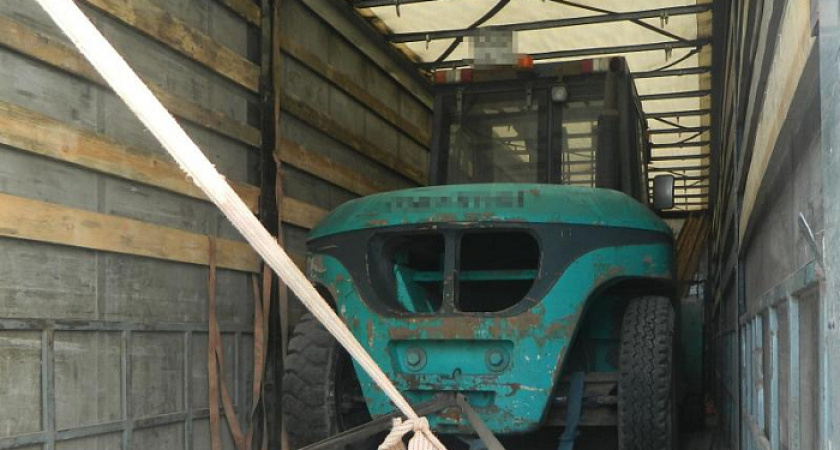 Из Челябинской области пытались вывезти в Казахстан два погрузчика