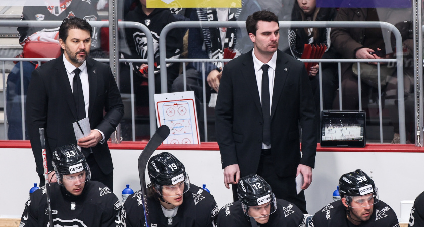 В челябинском хоккейном клубе "Трактор" происходит смена тренерского руководства