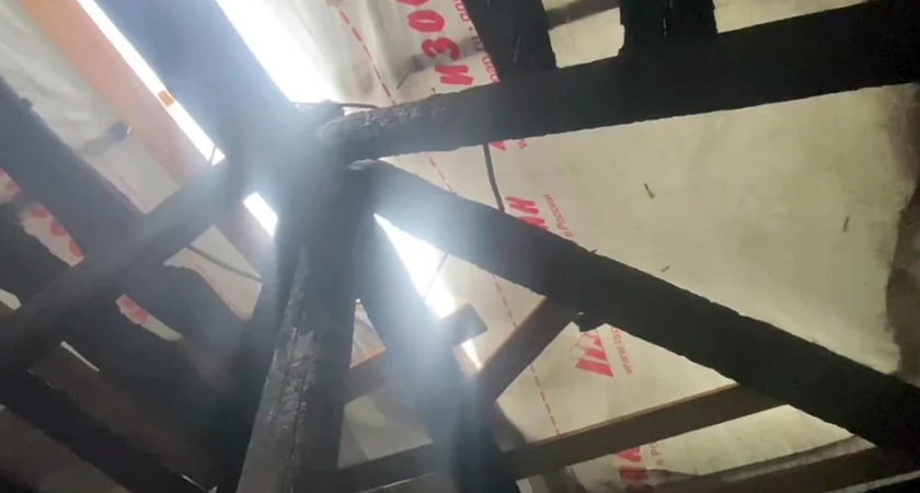 Челябинские жители пожаловались Путину на баннер вместо сгоревшей крыши