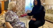 Ловкость рук: в Челябинской области мужчина обокрал 92-летнюю бабушку, пока переводил ее через дорогу