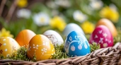 Не куркума и не шелуха: раскрыт секрет праздничных пасхальных яиц — эта приправа сделает их ярче лимонов