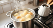 Картофель варите не в воде, а в этом — впитает всё блаженство: хитрость от шеф-повара