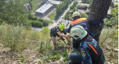 “За козой полез”: спасатели сняли мужчину со скалы в Челябинской области