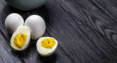 Варёные яйца после 60: польза или скрытая угроза здоровью?