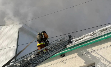 В Миассе крупный пожар в ТЦ «Малахит» локализован на площади 450 квадратов